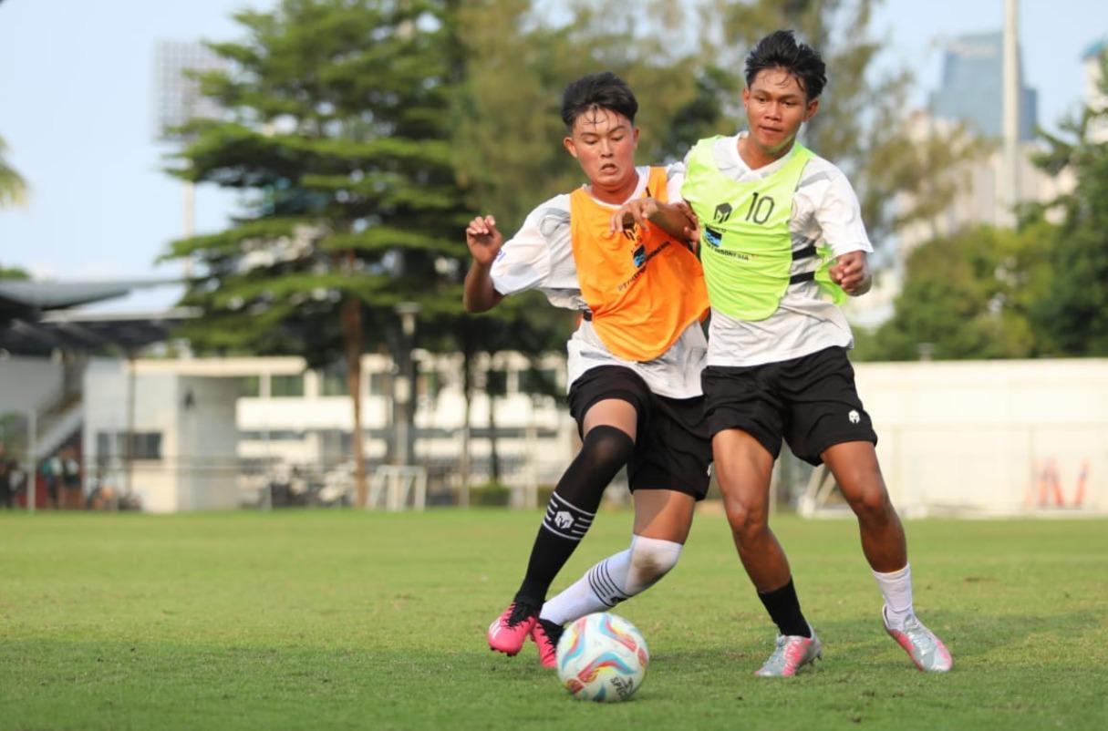 Persaingan Ketat, Pemain Timnas U-16 Indonesia Saling Sikut Demi Merah-Putih